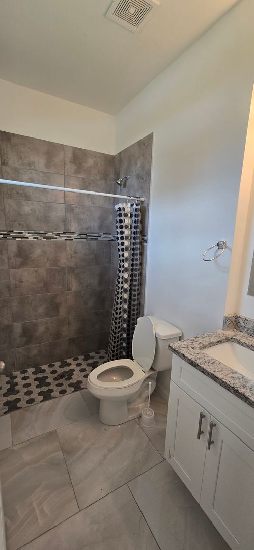 Building Photo - GREAT SW LEHIGH LOCATION-THREE BEDROOM -2 BATH-MOVE IN READY