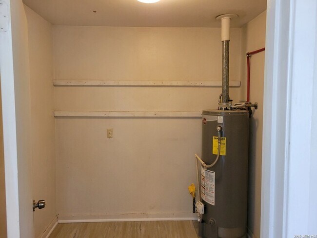 Building Photo - 5405 Borchers Dr