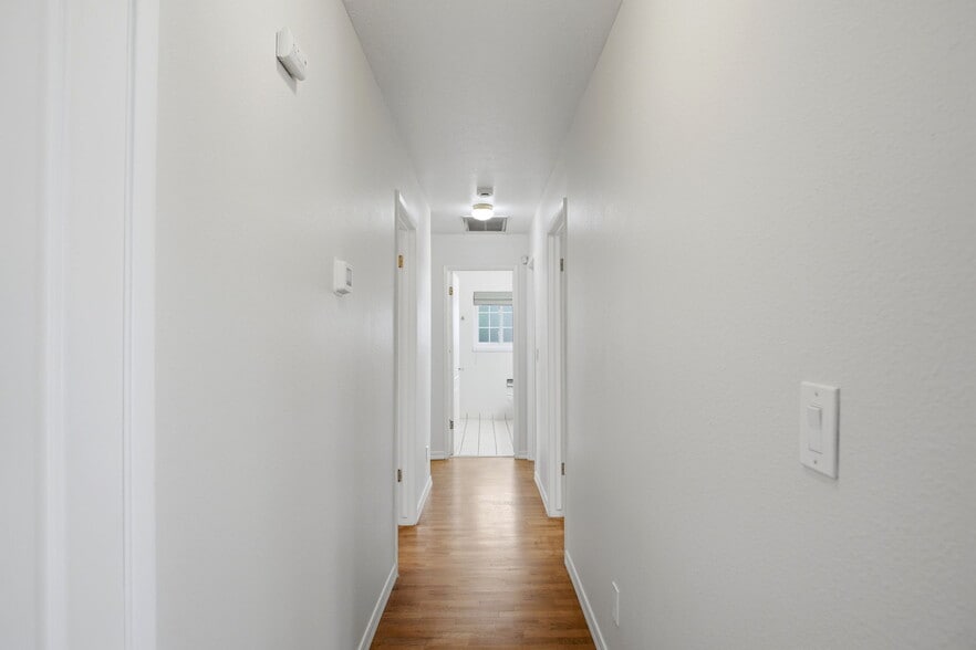 Building Photo - 360 Hanover Ave