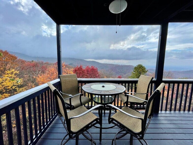 Building Photo - 1386 Ski View Dr