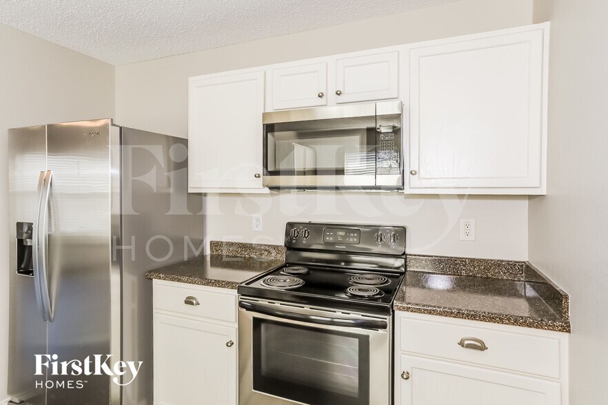 Building Photo - 5705 Addington Dr