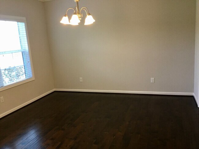 Building Photo - 2531 Foxcroft Cir