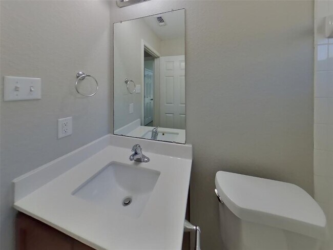 Building Photo - 347 Foster Ln