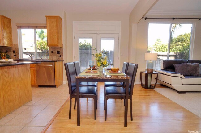 Building Photo - Wonderful Two Story Single House with Gorg...