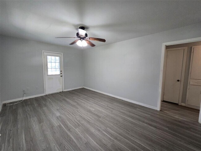 Building Photo - 4708 Red River St