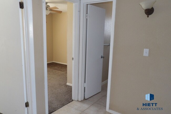 Building Photo - Gorgeous Upper Valley rental home