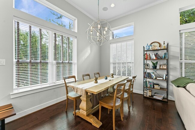 Building Photo - 1105 Fowler St