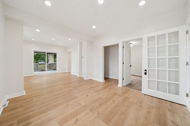 Building Photo - 5616 3rd St