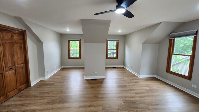 Building Photo - 3467 Charlemaine Dr