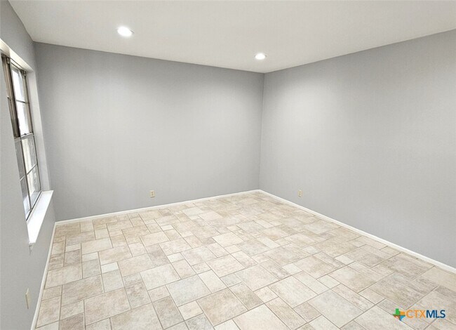 Building Photo - 118 Richardson Dr