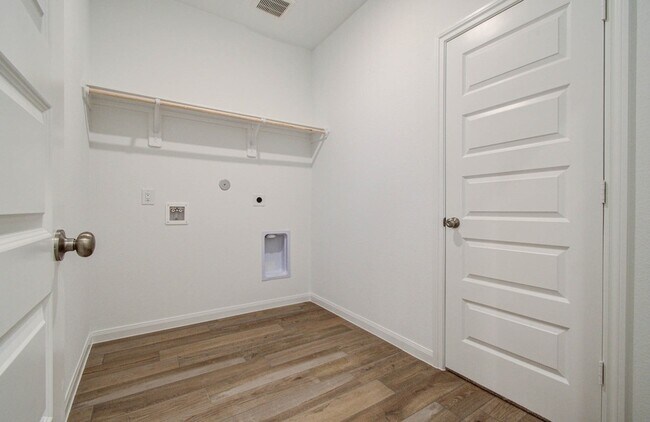 Building Photo - 24838 Harrow Mdw Dr