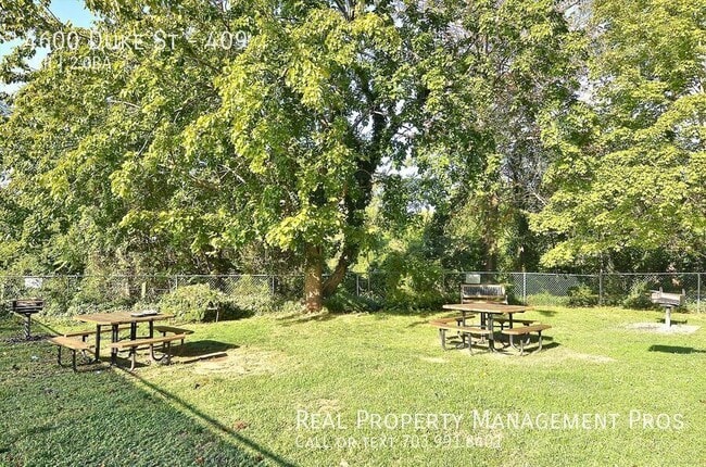 Building Photo - 4600 Duke St