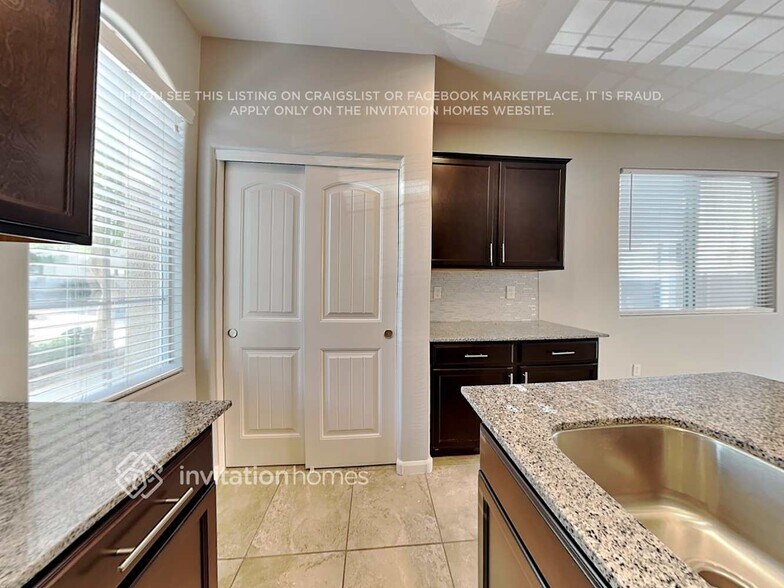 Building Photo - 1403 S Moccasin Trail