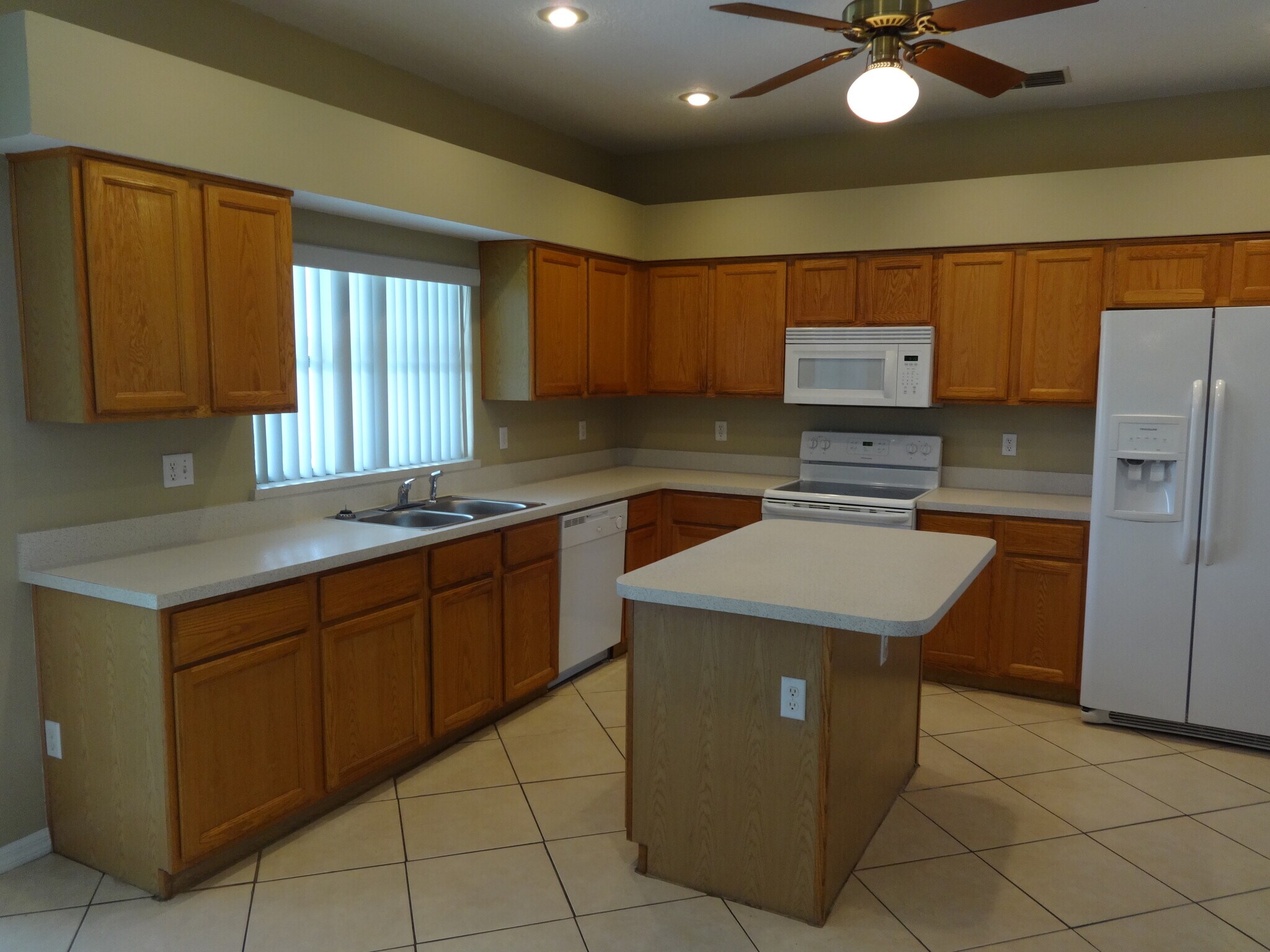 Building Photo - 1268 Foxforrest Cir