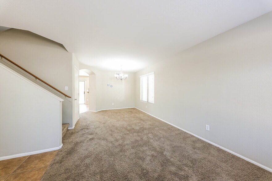 Building Photo - 2319 W Running Deer Trl