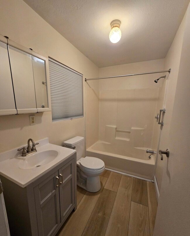 Building Photo - 1921 Dixon St