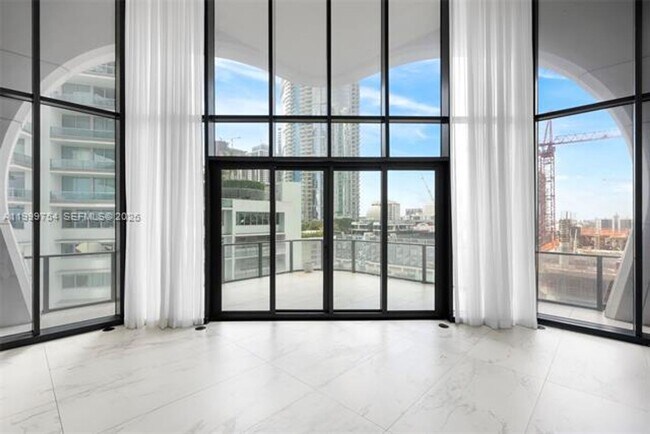 Building Photo - 1000 Biscayne Blvd