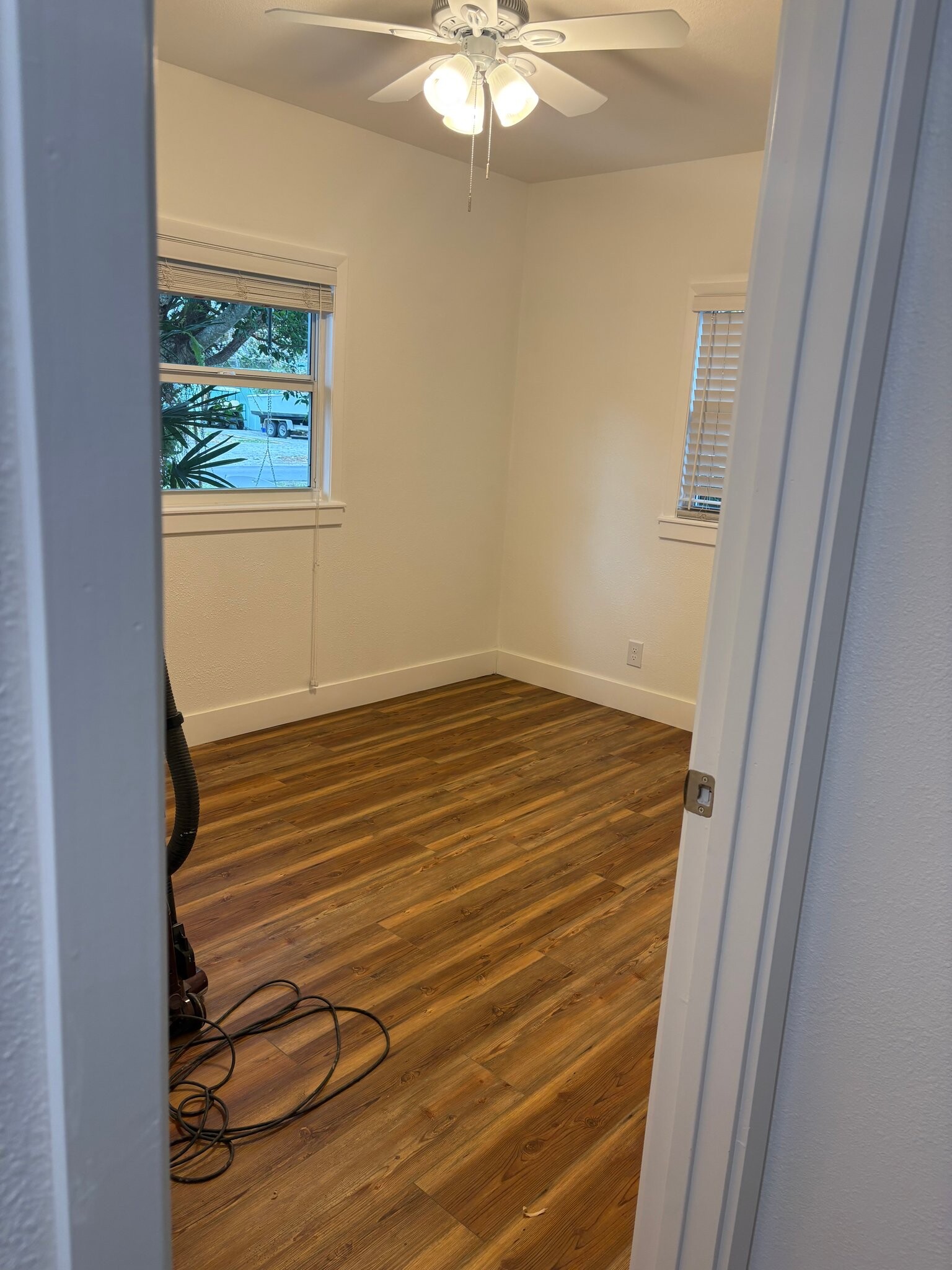 Building Photo - 626 SW Rustic Cir