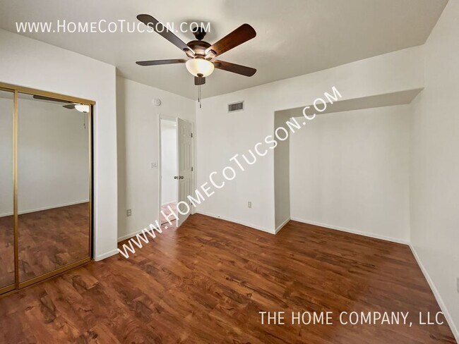 Building Photo - 1767 Deer Hollow Loop