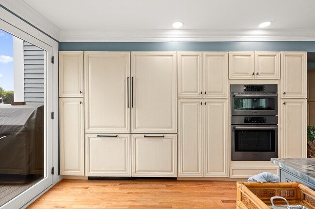 Building Photo - 1 Deer Is Rd