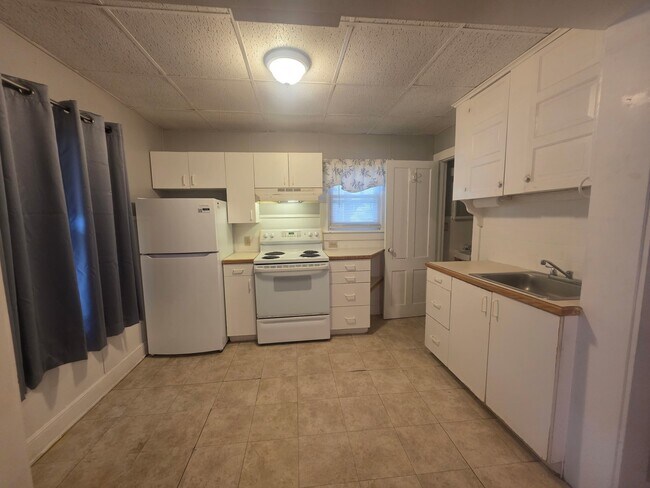 Building Photo - 302 N Nanticoke Ave