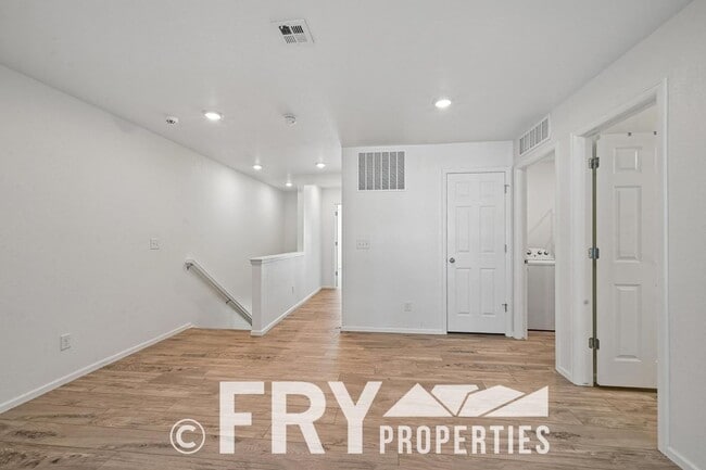 Building Photo - 3BR Home w/ Attached Garage + Easy Commute to Denver & DIA