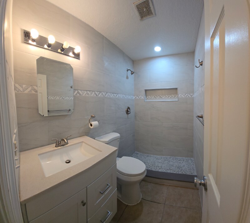 Building Photo - 33918 Grant Ave