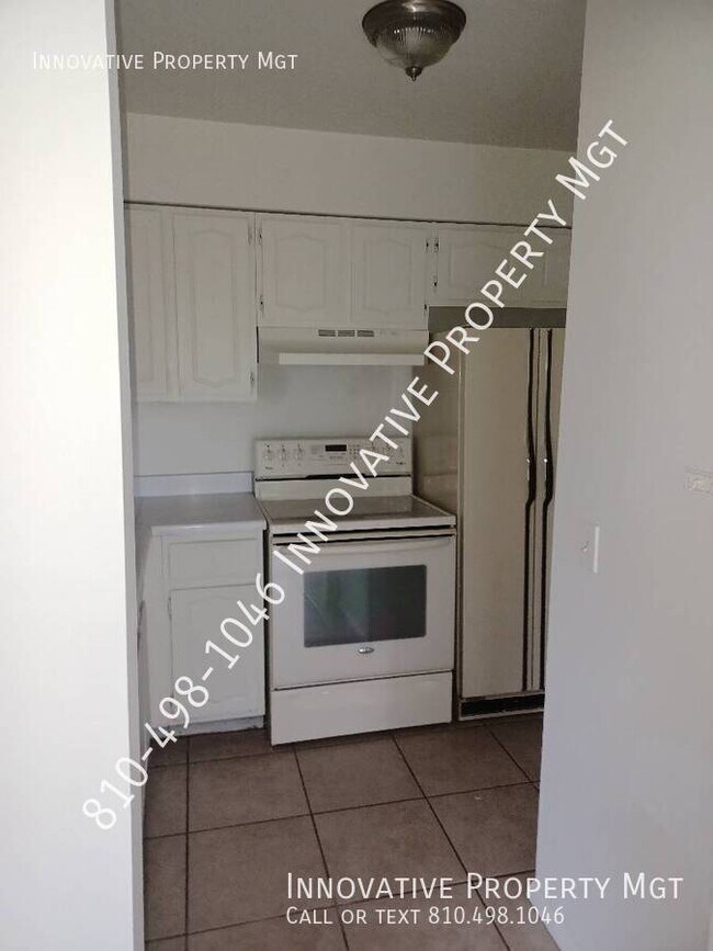 Building Photo - 6009 Holiday Gardens Dr