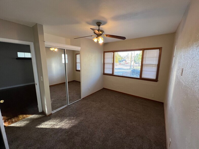 Building Photo - 816 15th St