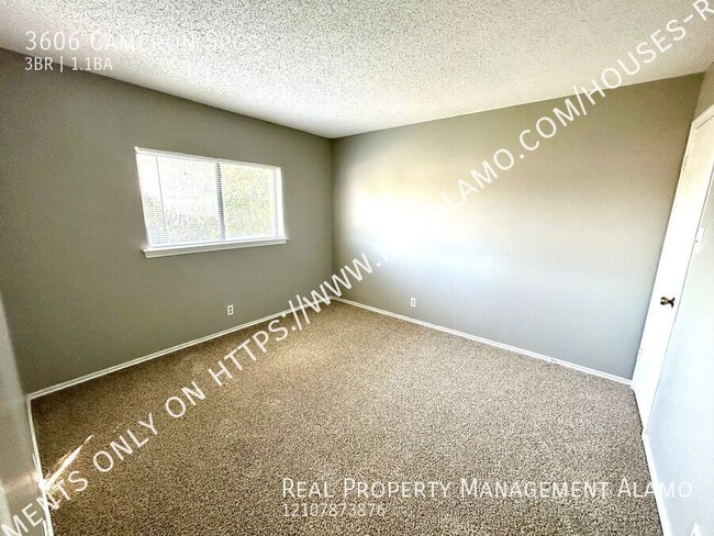 Building Photo - **MOVE-IN SPECIAL** MUST SEE! 3 Bedroom / ...