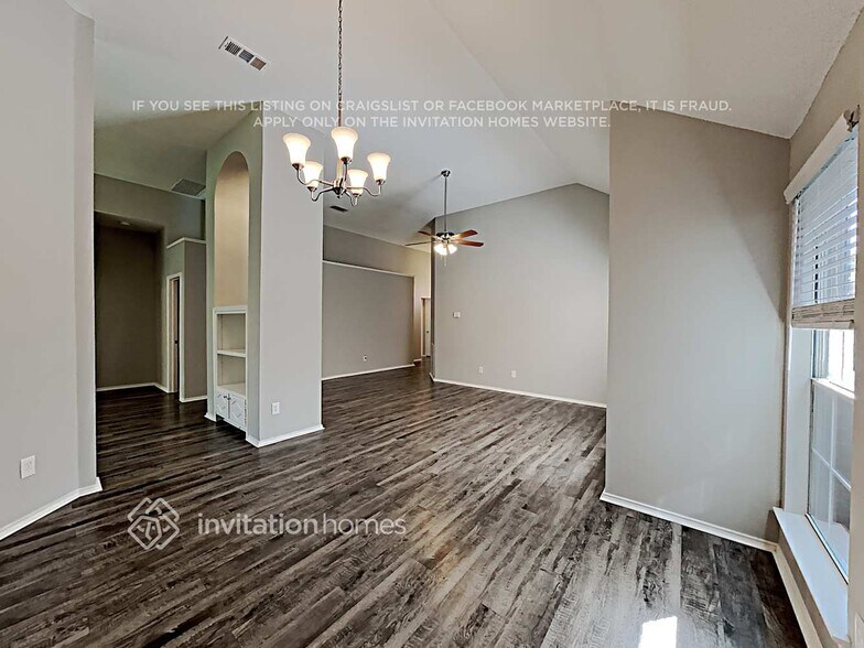 Building Photo - 2605 Centenary Dr