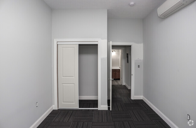 2BR, 1BA - 799-828 SF - Superior Apartments