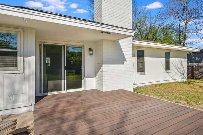 Building Photo - 1503 Westbury Trail
