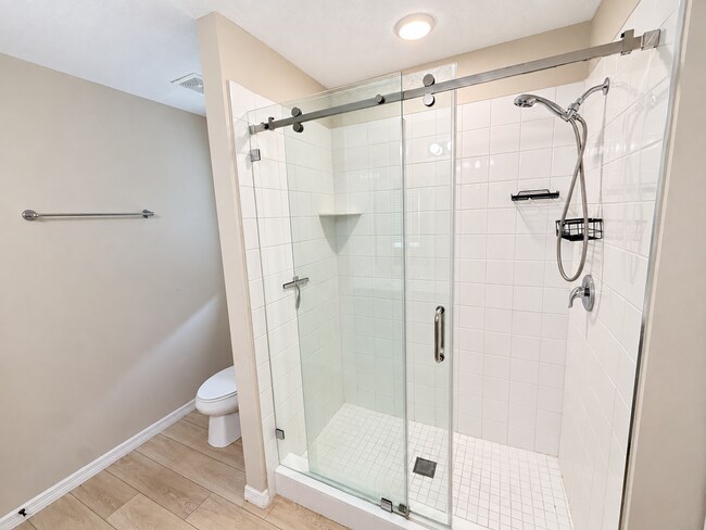 Building Photo - 5548 Summer Sunset Dr