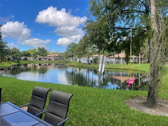 Building Photo - 9162 Vineyard Lake Dr