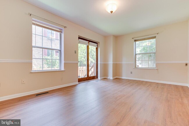 Building Photo - 9073 Lambskin Ln