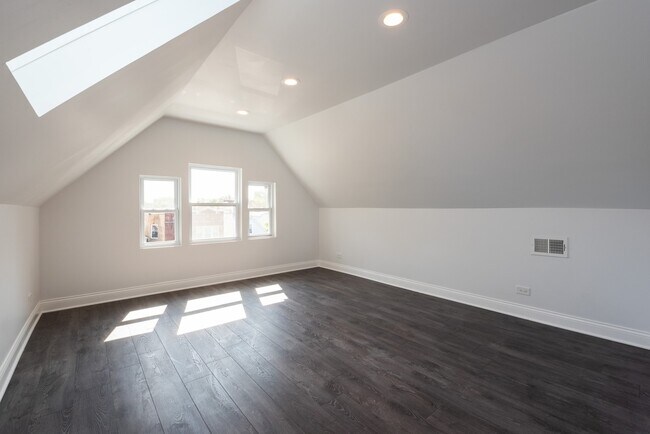 Building Photo - 4226 N Bernard St