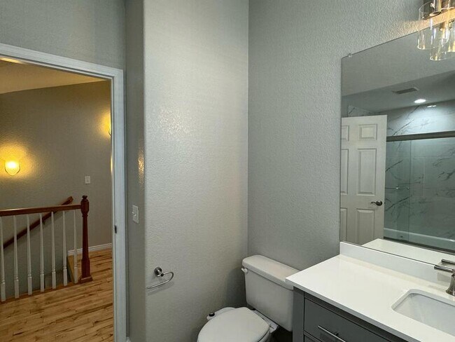 Building Photo - 135 Galapago St