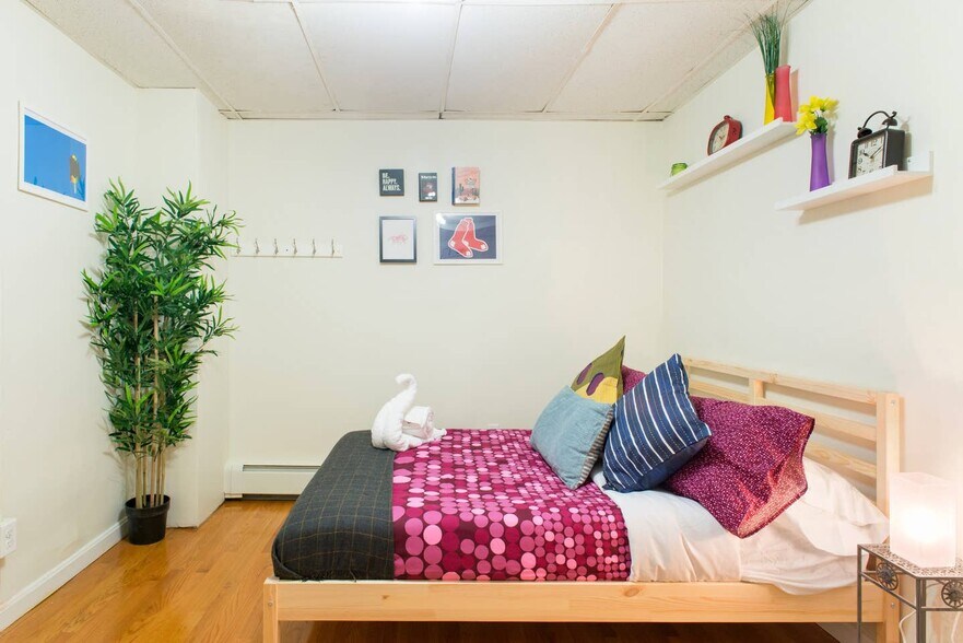 Building Photo - 35 Bay State Rd