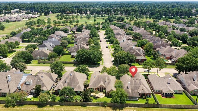Building Photo - 9026 Robinhoods Well Dr