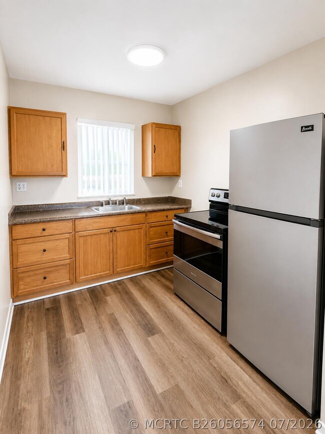 Building Photo - 4125 Woodside Dr