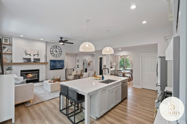 Building Photo - 1709 NW 33rd Pl