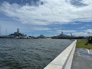 Building Photo - 4500 N Flagler Dr