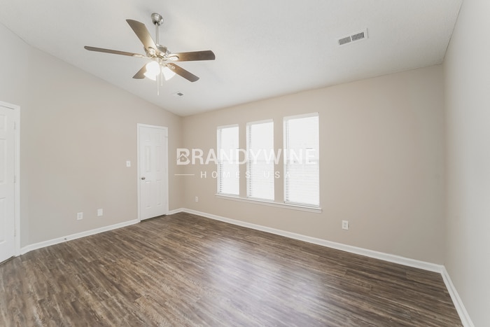 Building Photo - 5831 Silver Eagle Dr