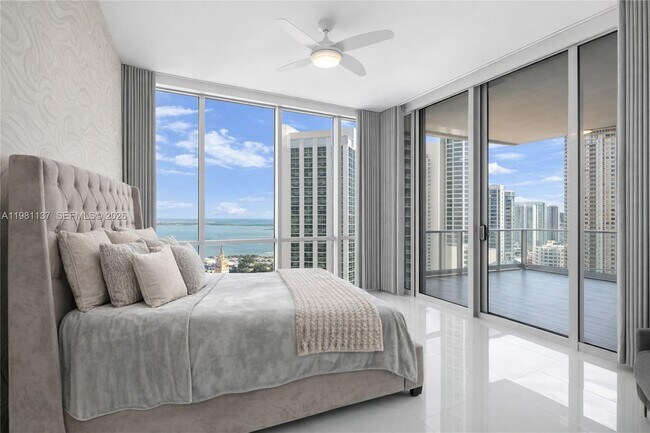 Building Photo - 851 NE 1st Ave