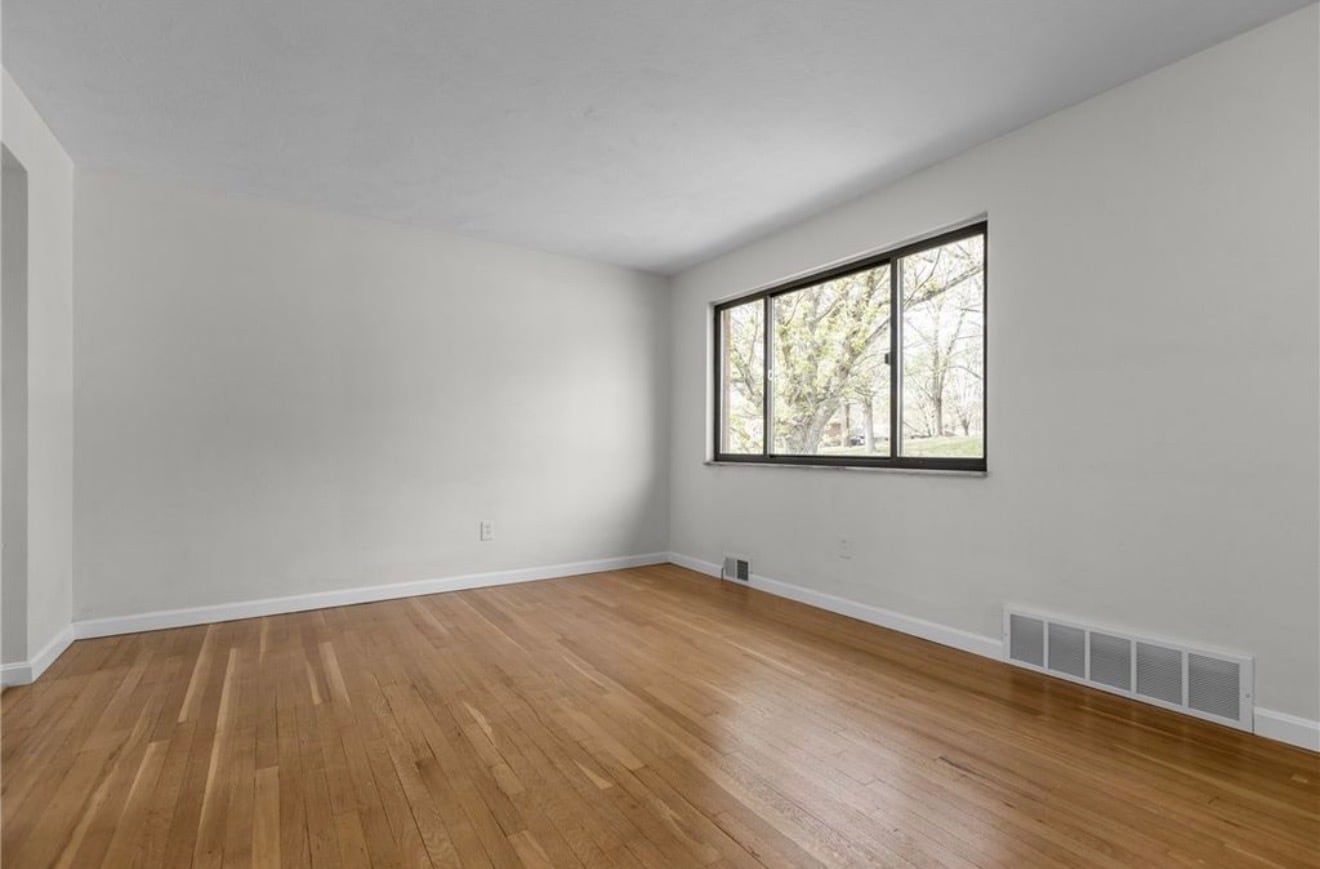 Building Photo - 548B Firethorne Dr