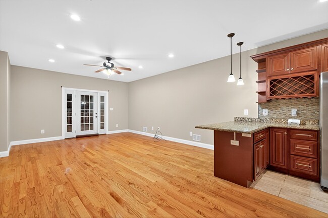 Building Photo - 213 Claremont Ave