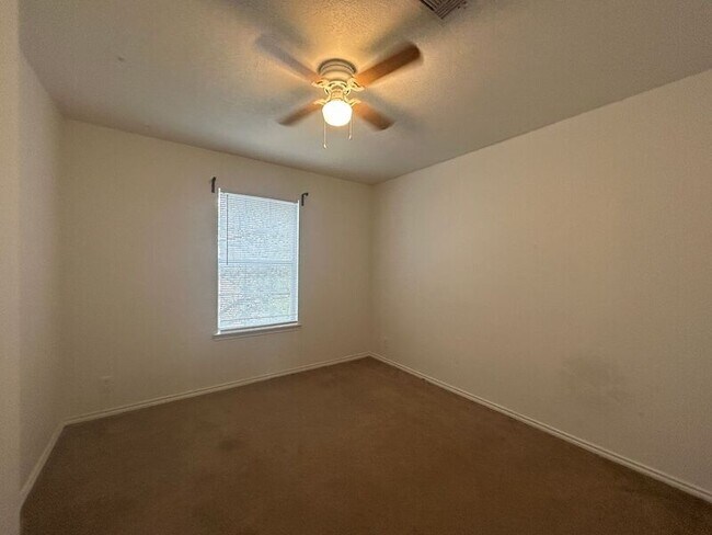 Building Photo - 1423 Range Finder