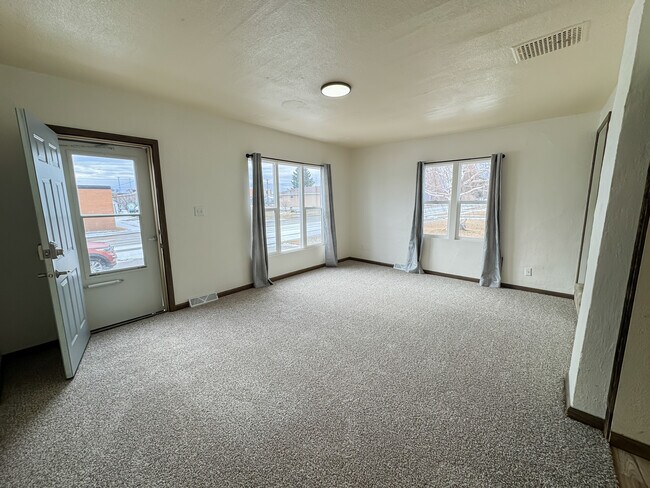 Building Photo - Rustic Farmhouse