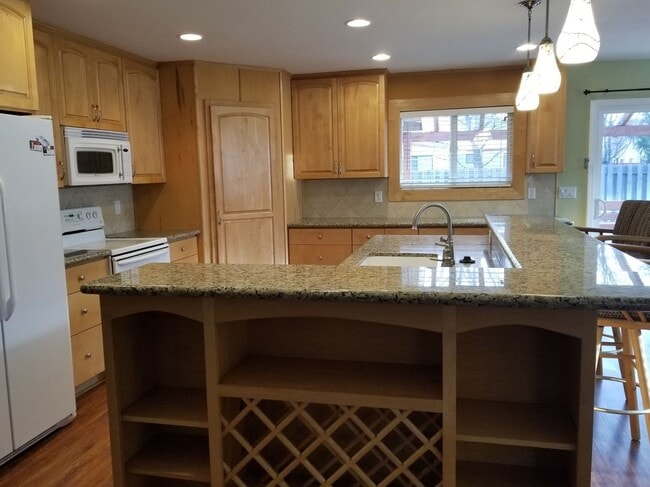 Building Photo - 4 Bedroom Home for Rent Westwood-Minden
